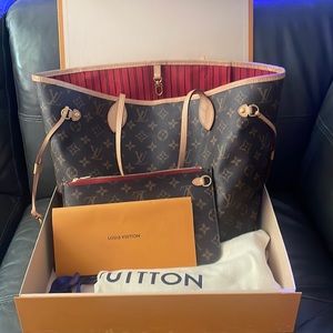 Authentic LV Neverfull MM Bag with Wristlet
